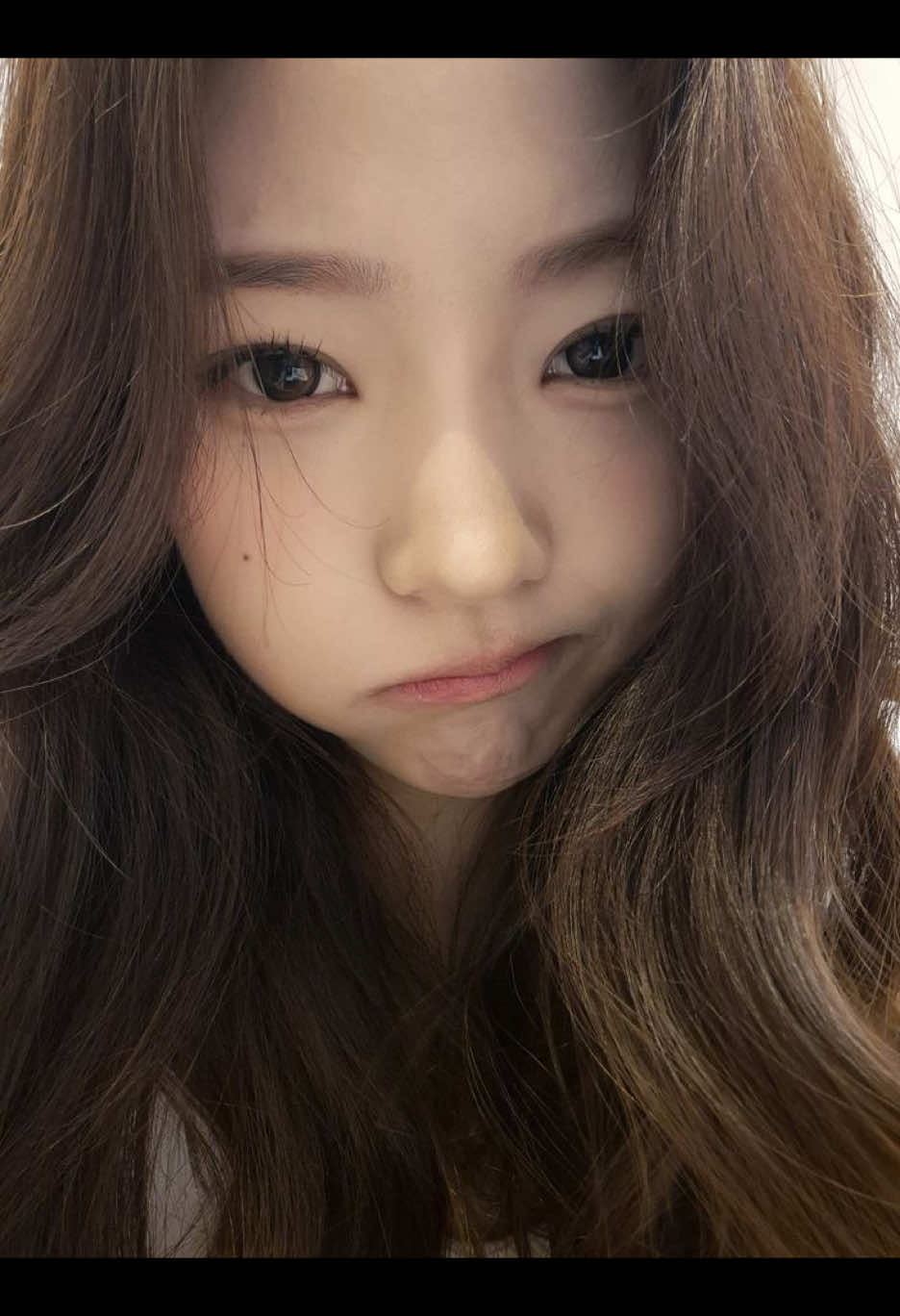가방에 넣어놓은 Polaroid 질릴 틈 없는 Playlist 준비는 완벽해 #hearts2hearts #stella #스텔라 