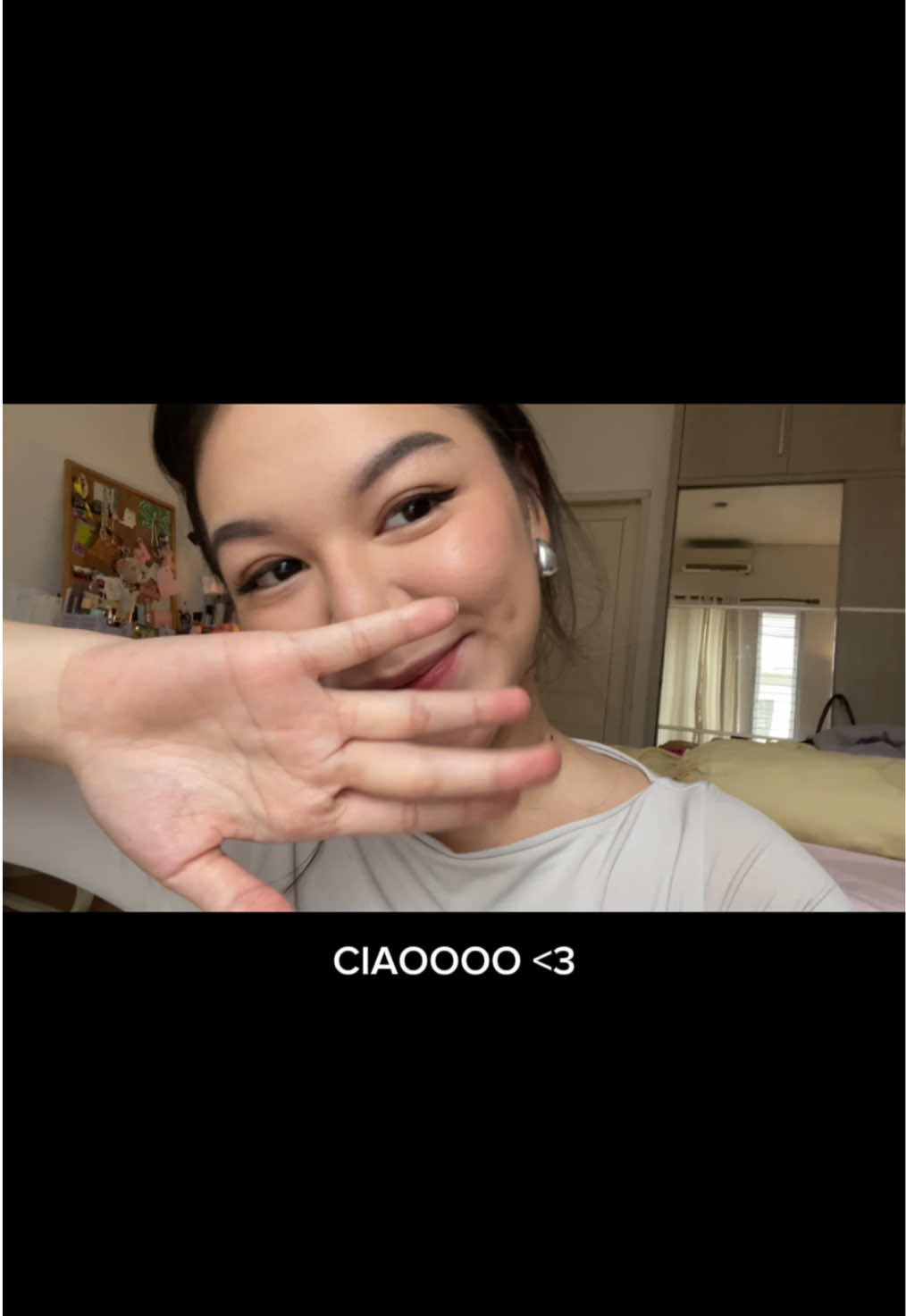 sleeping 5 more mins before work because i can do 10 mins getting ready 🕯️:—) @lightplus  #quickmakeup #moisturizerviral #reviewlightplus #makeuptutorial #makeuptips 