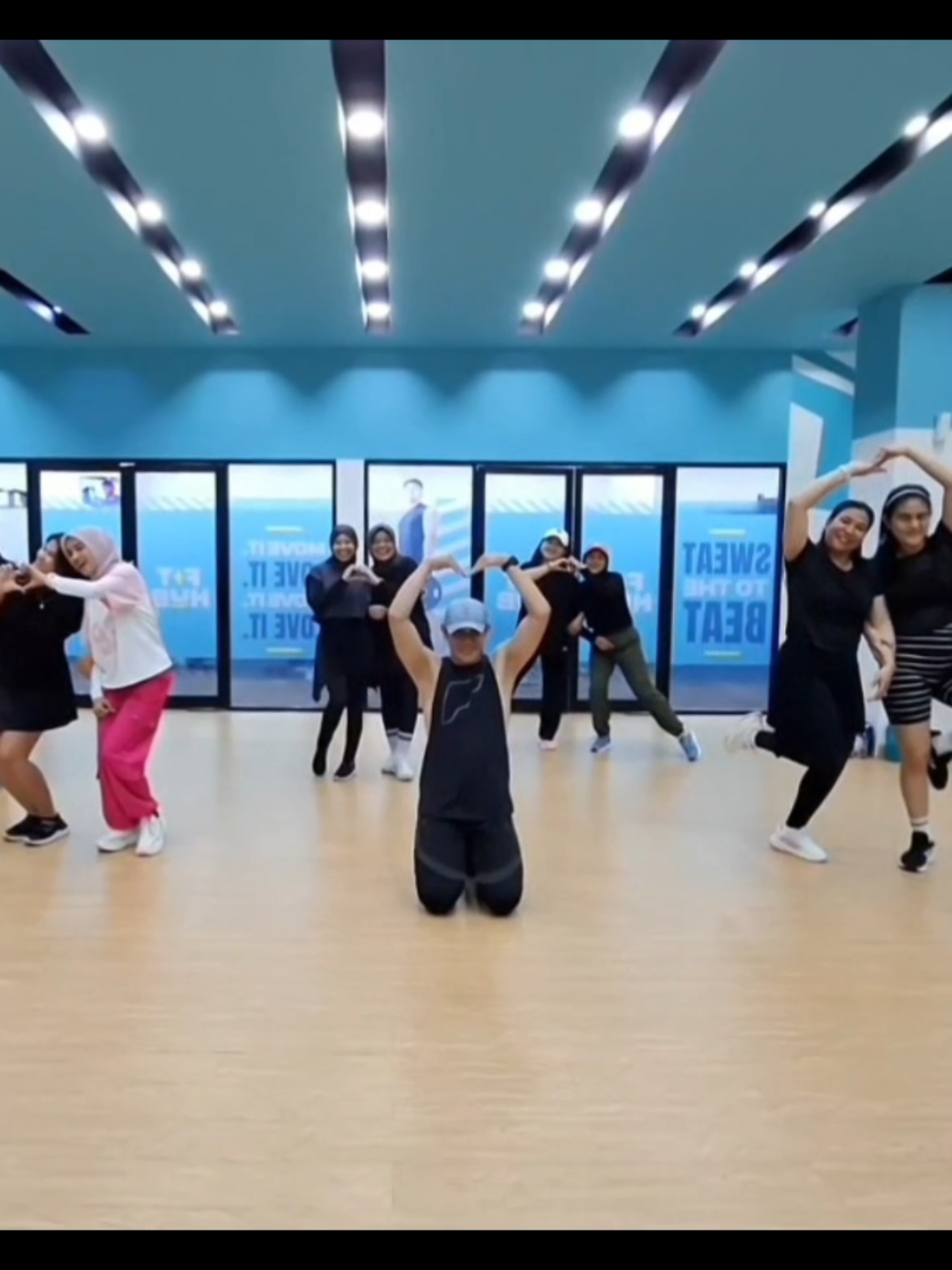 Alamak - @rizkyfebian77  choreo: @tonnykartawijaya  #dance #dancing #dancechallenge 