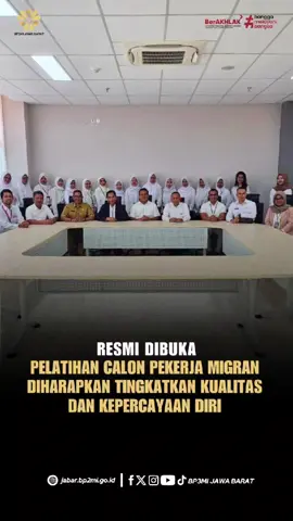 Senin, 6 Oktober 2025 Kepala BP3MI Jawa Barat menghadiri pembukaan program Peningkatan Kapasitas Calon Pekerja Migran Indonesia (CPMI) yang diselenggarakan di Universitas Pendidikan Indonesia (UPI), Kota Bandung, Jawa Barat. Selain di Bandung, program pelatihan juga digelar di beberapa lokasi lainnya, antara lain BLK Garut, BLK Indramayu, BLK Subang, dan BLK Purwakarta, dengan berbagai bidang pelatihan seperti bahasa asing, caregiver, welding, hingga hospitality. Kegiatan ini menjadi langkah nyata dalam menyiapkan tenaga kerja migran Indonesia yang kompeten, berdaya saing, dan siap menghadapi tantangan global. Mari dukung bersama peningkatan kapasitas PMI demi masa depan yang lebih baik! 🌏💪 #PekerjaMigranIndonesia #KemenP2MI  #BP3MIJawaBarat  #PergiMigranPulangJuragan #SalamProteksi