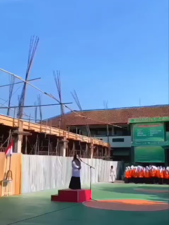 Bukan perpisahan yang kami takutkan, tapi rasa rindu yang akan datang setelah ini. Terima kasih atas bimbingan dan keteladanan Ibu Mafrudah S.A.g M.Pd.I selama ini. Selamat bertugas di tempat yang baru semoga selalu diberi kesehatan, kesuksesan, dan keberkahan di setiap langkah. 🤍✨ #madrasahhebatbermartabat #mtsnegeri6bantul #fyp #fypage #OSIM 