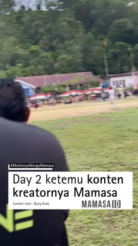 kira kira bedak apa napake ini tante. #mamasa 