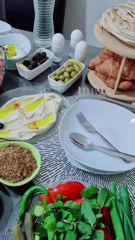 احلا صبايا وأطيب فطور نغومة يسلم ايدكي 🥰