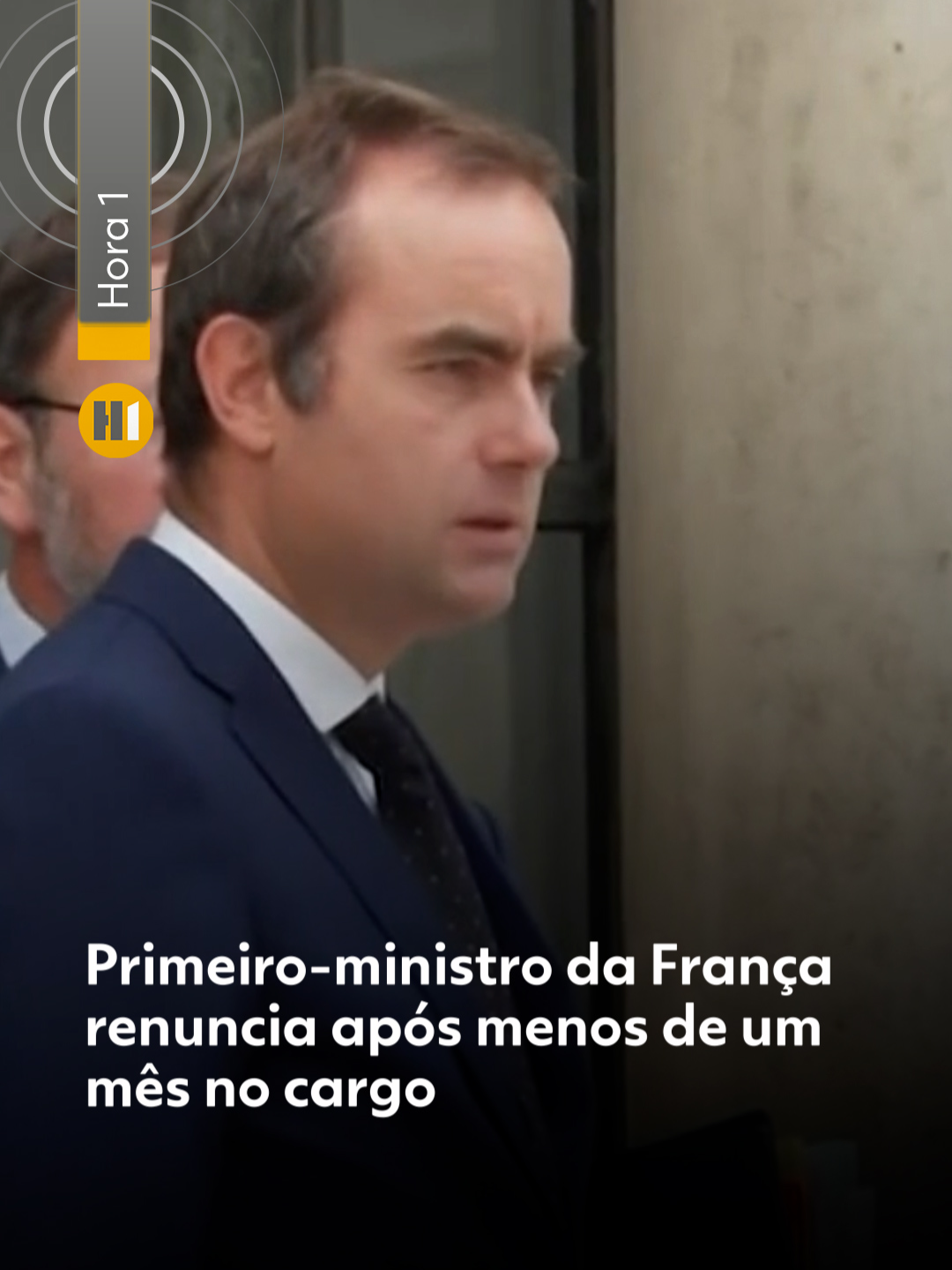 Crise política - O primeiro-ministro da França, Sébastian Lecornu, renunciou nesta segunda-feira após menos de um mês no cargo. A informação foi confirmada pelo Palácio do Eliseu em comunicado. Ainda segundo o Eliseu, Lecornu apresentou uma carta de demissão poucas horas após o anúncio de um novo governo. O presidente francês, Emmanuel Macron, já aceitou a renúncia. Macron havia nomeado o ex-ministro da Defesa como premiê do país em 9 de setembro. Lecornu substituiu François Bayrou, que renunciou o cargo, após nove meses de gestão. Lecornu foi o quinto premiê do segundo mandato de Macron, que começou em 2022. Ex-conservador, ele se juntou ao movimento centrista de Macron em 2017. A instabilidade no governo se deve, principalmente, a uma grande crise econômica no país: nenhum outro país da União Europeia está tão endividado em termos absolutos quanto a França. Lecornu, de 39 anos, foi o ministro da Defesa mais jovem da história francesa e idealizador de um grande reforço militar até 2030, impulsionado pela guerra da Rússia na Ucrânia. Ex-conservador que se juntou ao movimento centrista de Macron em 2017, ocupou cargos em governos locais, territórios ultramarinos e durante o 