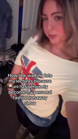 #foryoupage #viral #uni #fashion #funny 