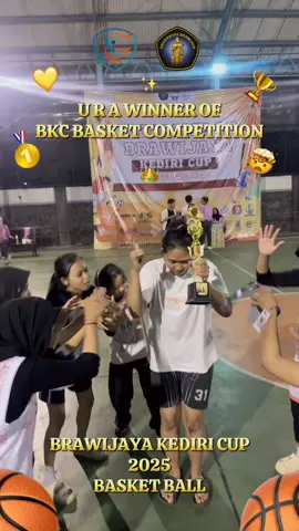Bukan cuma soal menang, tapi soal kerja keras, kekompakan, dan semangat yang gak pernah padam. 💪🔥 CONGRATULATIONS FOR BASKET PUTRI JUARA 1 Juara bukan akhir, tapi awal dari cerita yang lebih besar. 🏀👑 #BasketPutri #BKC2025 #UB 