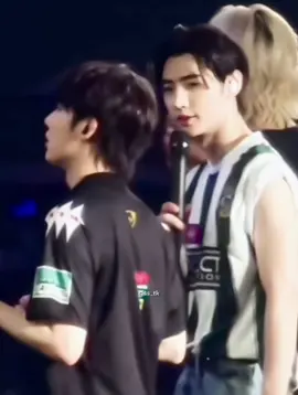 SO DOWN BAD YALL!! there's no normal explaination of why he decided to slow down and watch his lil boyfriend do aegyo 🫠🥹❤️‍🔥 #sunsun #sunghoon #sunoo #enhypen 