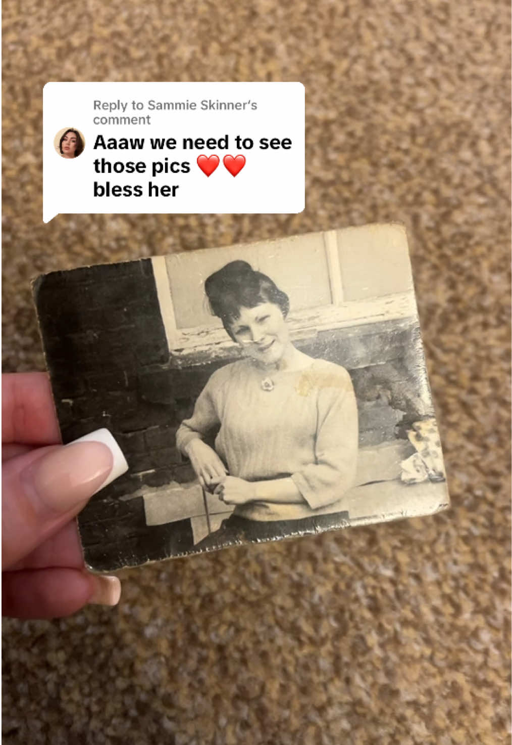 Replying to @Sammie Skinner Some of the pictures I showed Nan of her younger years, doesn’t she look beautiful🥹#fyp #nan #dementia #dementiaawareness #oldphotos 