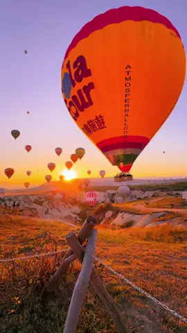 Love valley 🖤 #cappadocia #kapadokya #hotairballoon #lovevalley 