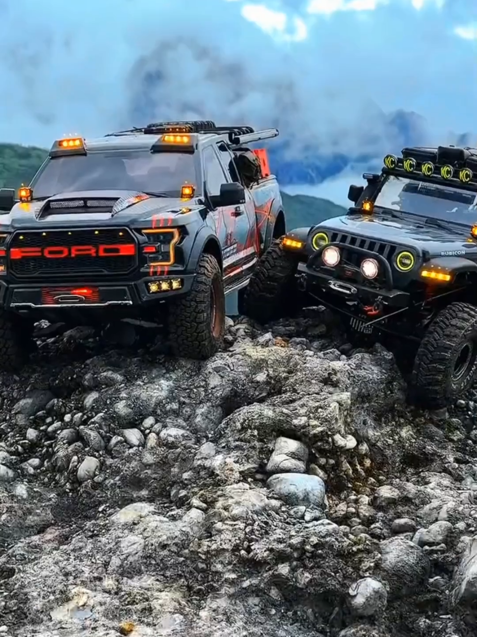 Traxxas Ford F-150 Raptor R 4X4  cinematic #rc #rccars #foryou #foryourpage 