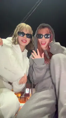 We fell in love with this movement🙌🏻🍑 @HTH さんのキラキラセットアップ可愛すぎない？？🤍🩶 #crazyfrog #axelf #hth #pr #ダンス #いいね返し #おすすめ #fyp #dance #viral #trend #추천 #xuhuong @Crazy Frog 