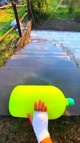 asmar##bottleasmr  #satisfyingvideo  #glasssmash  #Destructionasmr  #fyp 