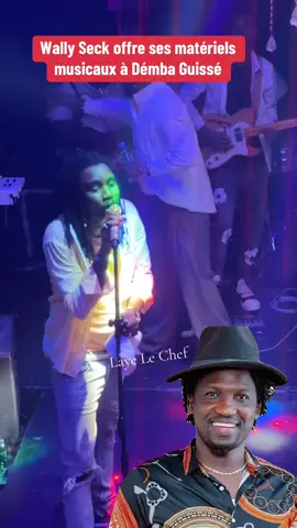 Wally Seck offre une partie des ses matériels de Musique à son frère Demba Guissé ❤️❤️❤️ @Laye LeChef Officiel @DEMBA GUISSÉ ARTISTE✪ @NDIAYE LO BOUROI✪🇸🇳 @coumbista wally niarél bi✌️❤️ @Diadia221784741674🇦🇪🇨🇳 