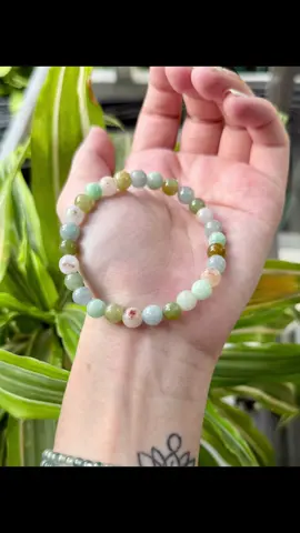 🌈 Vòng Ngọc Phỉ Thuý Đa Bảo🌈 ❤️ Chuỗi Vòng Ngọc đa bảo đủ các màu Thu Hương, Sái Kim Hồng, Táo Xanh, Lam Tím…toàn nhưng tông màu Giá Trị Cao thôi ạ😍😍😍 ❤️Chuỗi Ngọc lên tay Nổi Bật, Rực Rỡ nhưng vẫn Sang lắm ạ😍 có hẳn mấy viên điểm Huyết Sái Kim luôn đó🥰🥰 ❌ Ngọc Jadeite type tự nhiên loại A (Natural Jadeite type A), chuỗi hiện đang có sẵn tại Hà Nội cho các chị thoải mái qua lựa‼️ #phongthuy #mammuoifengshui #naturaljade #xuhuong #daphongthuy  @Mắm Muối phong thuỷ @Trợ Lý Bell Vũ 