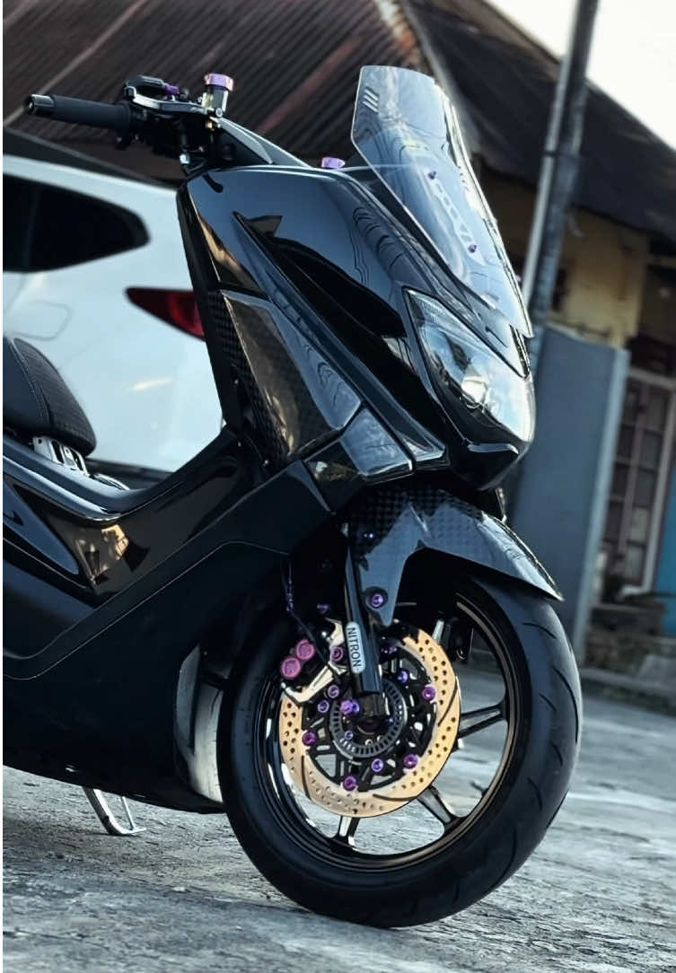 Black kaiju🖤 ======================= #nmaxproject #nmaxindonesia #nmaxblack #nmaxindonesia #knalpotwrc 
