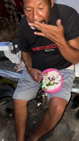 Mohon bantuanya yg ada sedikit rezeki lebih bisa bantu bapaknya untuk berobat dan biaya hidup tidak bisa kerja karena sakit struk bantuan dari pusat tidak pernah ada saya sudah berusaha untuk minta sampe sekarang belum ada!! Harta tinggal motor sewaktu masih sehat mau dijual barang kali ada yg minat! Beliau hidupnya sendirian dan numpang🙏🙏 #psht #pshtpusatmadiun #pshtponorogo @rindisafiraofficial 