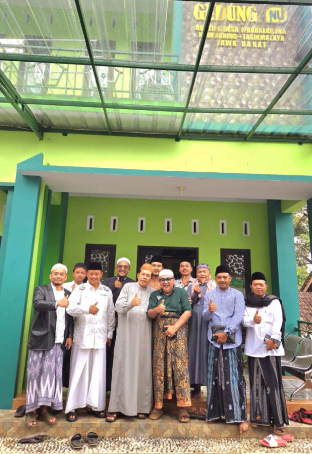 Kunjungan dan ziyarah dewan kiyai miftahul huda ( KH ajid,KH Uu ruzhanul ulum ) ke ponpes baitul hikmah haur kuning