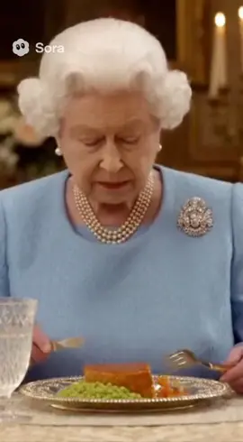 The queen try’s authentic British food #queenelizabeth2 #fyp #sora #food #viral 