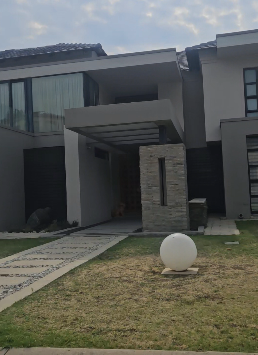 A morning drive through the neighborhood ... 3 of the houses built by yours truly #kylei_construction  #bluevalleygolfestate  #mansion #luxuryhomes 