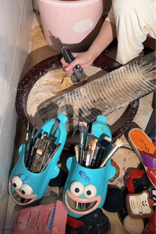 Deep-clean your makeup brushes #makeup 