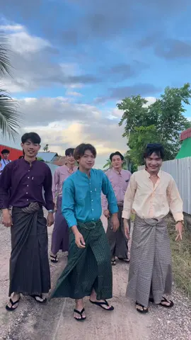 #ခေတ်စားနေတဲ့နီပေါအက 