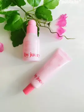 By Juccy, Gooseberry Dark Spot Brightening Serum & Vita Berry Blends Cream  Je teste depuis plusieurs jours les produits de la marque By Juccy, une marque coréenne qui met en avant des formules simples, efficaces et inspirées du concept de “glass skin”, une peau lumineuse, hydratée et éclatante  🩷 Le Gooseberry Dark Spot Brightening Serum Ce sérum contient un trio d’ingrédients puissants : Gooseberry, Niacinamide et α-Arbutin, connus comme les tueurs de taches brunes (“the dark spot killer”). Il est également formulé avec de la Vitamine C stable et un mélange de Vita Berry Blends pour un effet antioxydant intense. Sa texture légère pénètre rapidement, sans coller, et laisse la peau douce et hydratée. 🩷 La Vita Berry Blends Cream Une crème riche en extraits de baies et en Vitamine C, parfaite pour sceller l’hydratation et apporter un éclat naturel. Je l’utilise après le sérum, et ensemble ils apportent un vrai boost de luminosité et de confort à ma peau.  Mon expérience Dès les premiers jours, j’ai remarqué que la peau de mes coudes et de mes joues semblait plus uniforme et lumineuse. Au bout d’une semaine, les petites zones ternes sont visiblement atténuées et ma peau paraît plus saine, comme repulpée. J’adore le fait que la marque mise sur des ingrédients doux, sans sensation lourde ni parfum trop fort.  Et vous, connaissez-vous les soins à la Gooseberry ? Est-ce que vous aimez les routines “glass skin” façon K-beauty ?   Merci à @byjuccy pour cette belle découverte  @by juccy  @Picky KBeauty  #byjuccy  #gooseberry  #glassskin  #glowskin  #kbeauty 