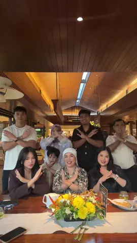 mumpung lagi ngumpul lengkap nih💖 