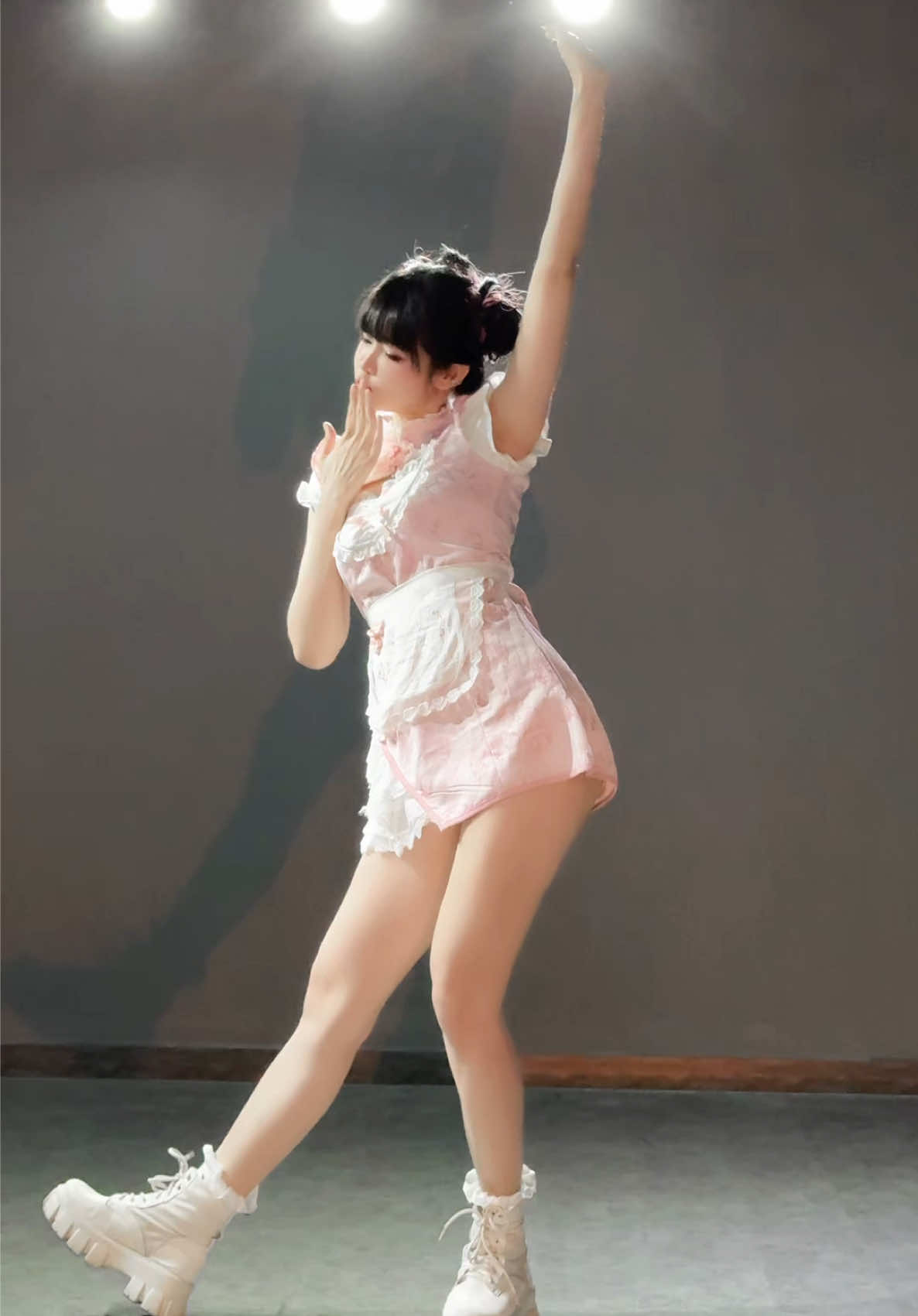 Gửi chút ánh trăng, chút ngọt ngào, chúc cả nhà Trung Thu thật vui và đầy yêu thương 💕🌕#fypシ゚ #dancechallenge #trungthu2025 #viral #xuhuong 