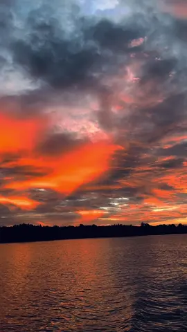 titip pesan kalian di komen😊. #sungaiguntung  #sunset 