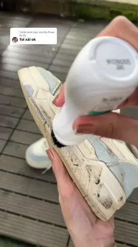 Trả lời @My Pham Vy Vy đáng để mua nha nó tiện gì đâu luôn #vesinhgiay #chaivesinhgiay #liby 