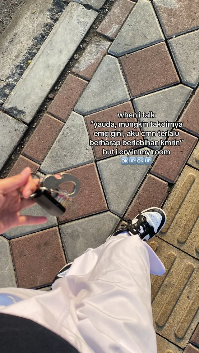 #foryoupage #lewatberanda #foto #fyppppppppppppppppppppppp #cry 