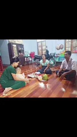 ဖိုးသားဖေဖေနဲ့ဦးသေးသေးကတော့ဖုန်းနဲ့ကန်တော့ နောက်နှစ်တော့မိသားစုလေးပြည့်စုံပါp