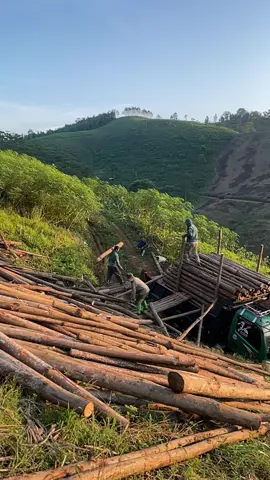 lub neej no eb cas yuav nyuaj nyuaj ua luaj li neb 