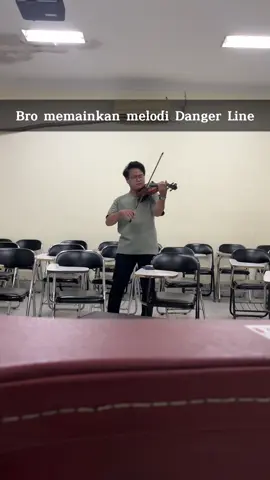 Bro memainkan melodi Danger Line🥹 #fyp #dangerline #a7x #avengedsevenfold #violin 