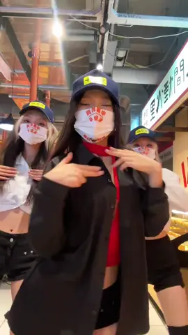 中秋快乐，大家记得吃月饼#辣妹 #甜妹 #秦奋斗#中秋节快乐