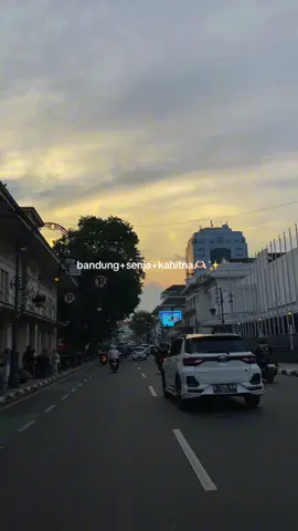 Motoran sambil dengerin musik💙🫶🏻 #bandung #infobandungkota #jelajahbandung #bandungaesthetic #bandungraya 