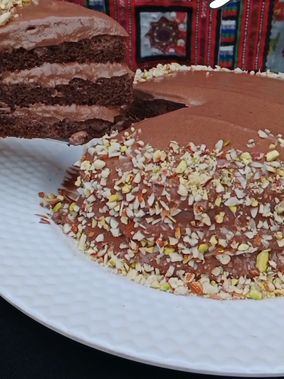 Chocolate Cake Recipe Without Oven | How to Make Chocolate Cake Recipe | Chocolate Cake Banane ka Tarika I have used Real One chocolates which I ordered from Saleem Bakers, its quality and taste are very good. If you want to buy then contact this number 0322 - 2536168 #chocolatecake #cakerecipe #EasyRecipe #crispybook 