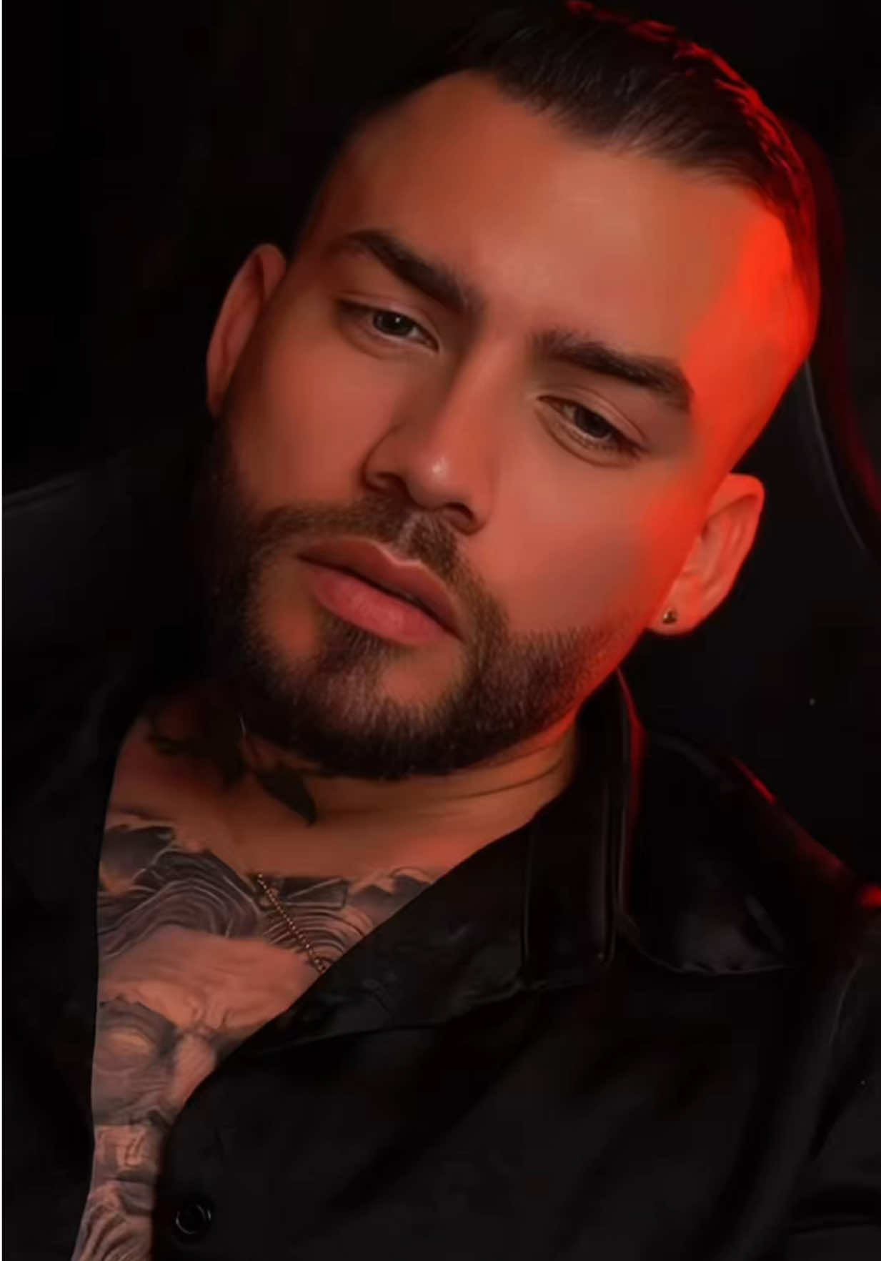 Mostrar fuerza, crecimiento, evolución después de haber pasado por todo. #parelebolas #motivacional #mauroyacc 