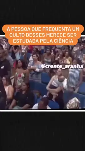 O que choca é que um culto desses tá lotado. As palhaçadas são feitas em línguas estranhas, mas os pedidos de ofertas sempre em português.  Assista o canal FÁBULAS DA BÍBLIA no YouTube com Rubinho Mackenzie. 