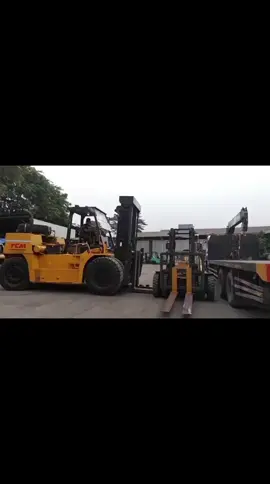 Rental forklift ,Crane sewa Harian bulanan & jual porklift 081211655852 #forkliftoperator #operator #forklift #alatberat #fyp 
