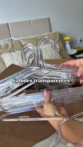 Kit de 100 cabides transparentes! 🤩✨ Compre no carrinho laranja 👆🏻 #cabides #lojas #lojista #tiktokshop 