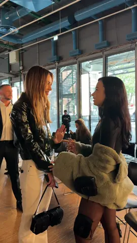#demilovato retrouve #phoebetonkin au défilé #coperni  #fashionweek #TikTokFashion 