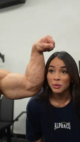 ELA É NATURAL 🌱🤣 #gnomo #humor #meme #maromba 