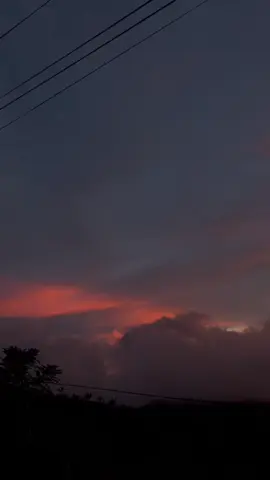 tempatku udah malem, tempat kalian masih apa,..?gak oleh podo... 🤨