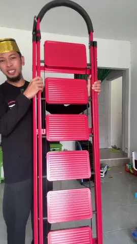 Tanggal lipat portabel cocok untuk pekerja konstruksi dan lain2, bahan ringan dan kokoh, mudah di bawa2 dan ada pilihan warna #tangga #tanggalipat #tanggaportable #peralatantukang 