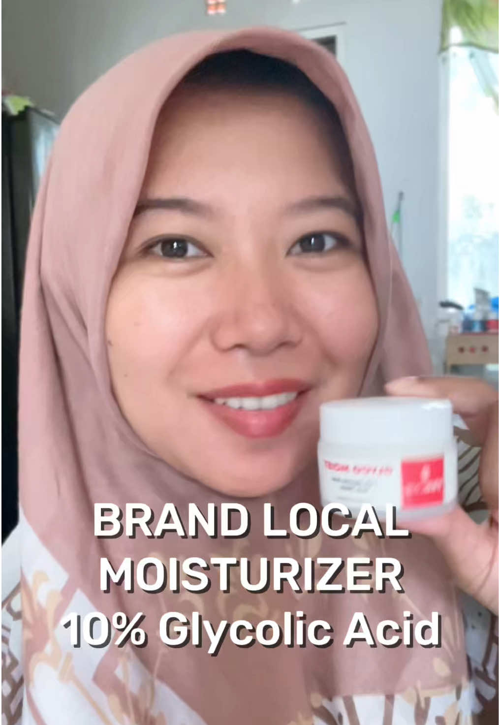 CUMA PROLINE GLYCO MOIST SOLUSINYA Dengan kandungan 10% Glycolic Acid dan rose water bisa membantu pengelupasan sel kulit mati, anti aging dan mencegah iritasi. Dan yang paling penting , ini aman banget buat ibu hamil dan menyusui 🥰🤗 #proline #glycomoist #glycolicacid 