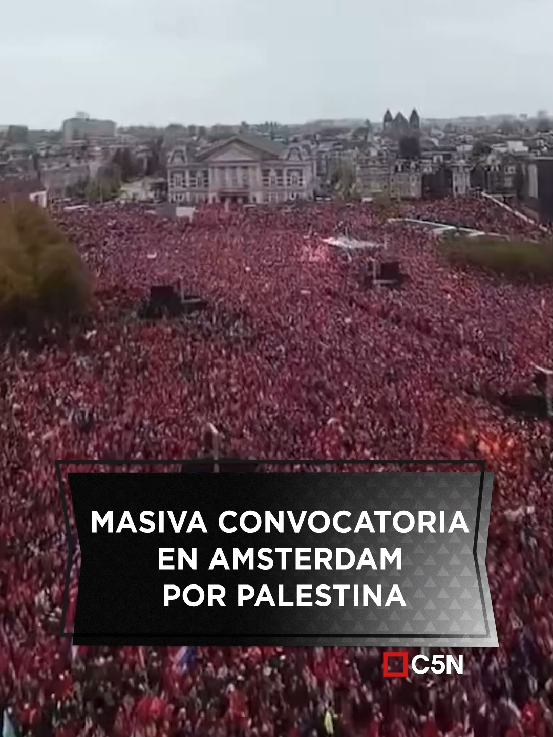 🇳🇱 MASIVA CONVOCATORIA EN AMSTERDAM A FAVOR DE PALESTINA ✊ Al rededor de 250.000 manifestantes se movilizaron el domingo para protestar contra los ataques de Israel en Gaza.