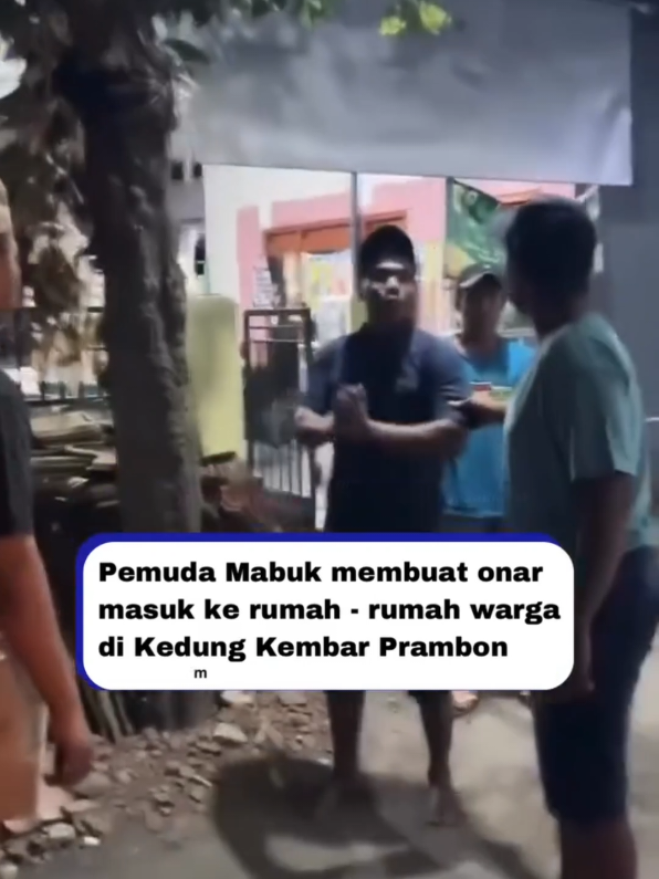 VIRAL! Pemuda Mabuk membuat Onar masuk ke rumah2 Warga di Kedung Kembar Prambon Sidoarjo #fyp #viralvideo #viralsidoarjo  #beritasidoarjo #infosidoarjohariini 