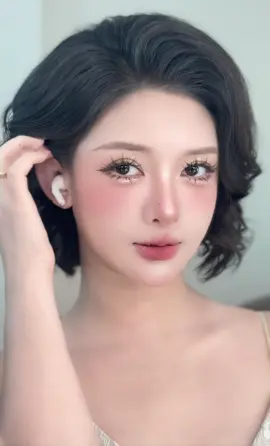 Layout tóc ngắn #THUYHANGTHUYMAKEUP #xuhuongtiktok #makeupcodau 