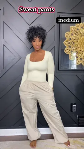 #parachutepants #sweatpants #windbreaker #joggerpants #womenjoggers 